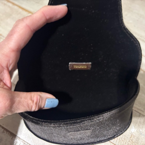 ❤️Tom Ford Luxurious Black Velvet Eyewear Case W/ Cloth - Picture 3 of 3